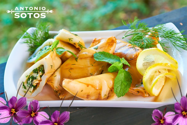 Stuffed calamari in saffron sauce