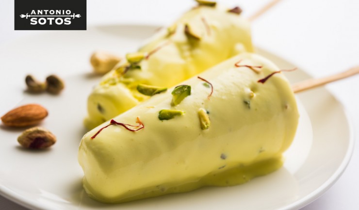Kulfi, helado de azafrán y pistacho