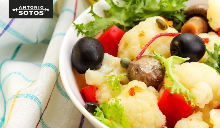 Saffron cauliflower and mushroom salad