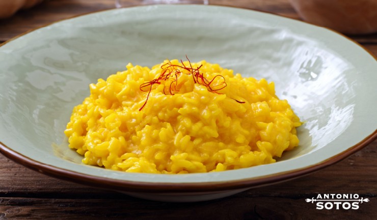 Risotto de sepia al azafrán