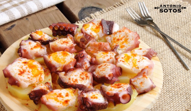 Pulpo a la gallega con azafrán