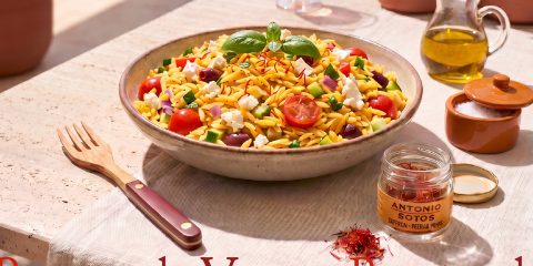 Ensalada de pasta orzo con vinagreta de azafrán: La receta gourmet y fresca para este verano